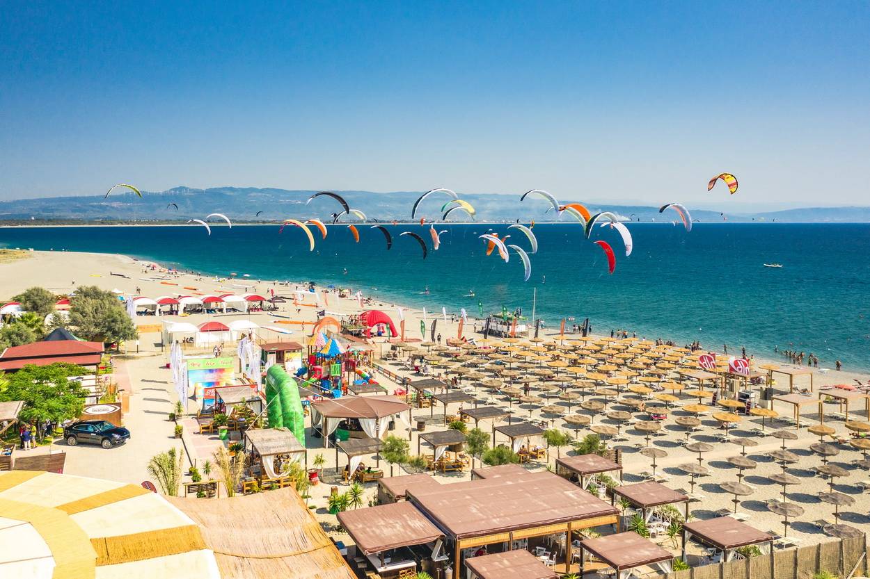 Kitesurfing in Gizzeria, Calabria