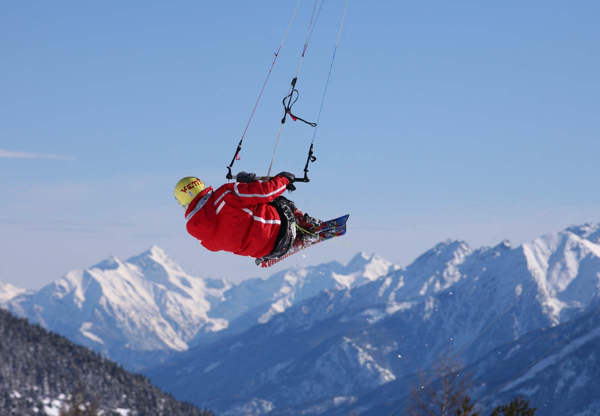 snowkite-salto-montagna-panorama