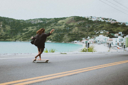 Surfskate: was es ist, wie es funktioniert und wie man das ideale Surf-Skateboar