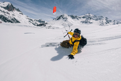 Snowkiten: Was es ist, wo man es macht und welche Ausr&uuml;stung daf&uuml;r n&ouml;tig ist